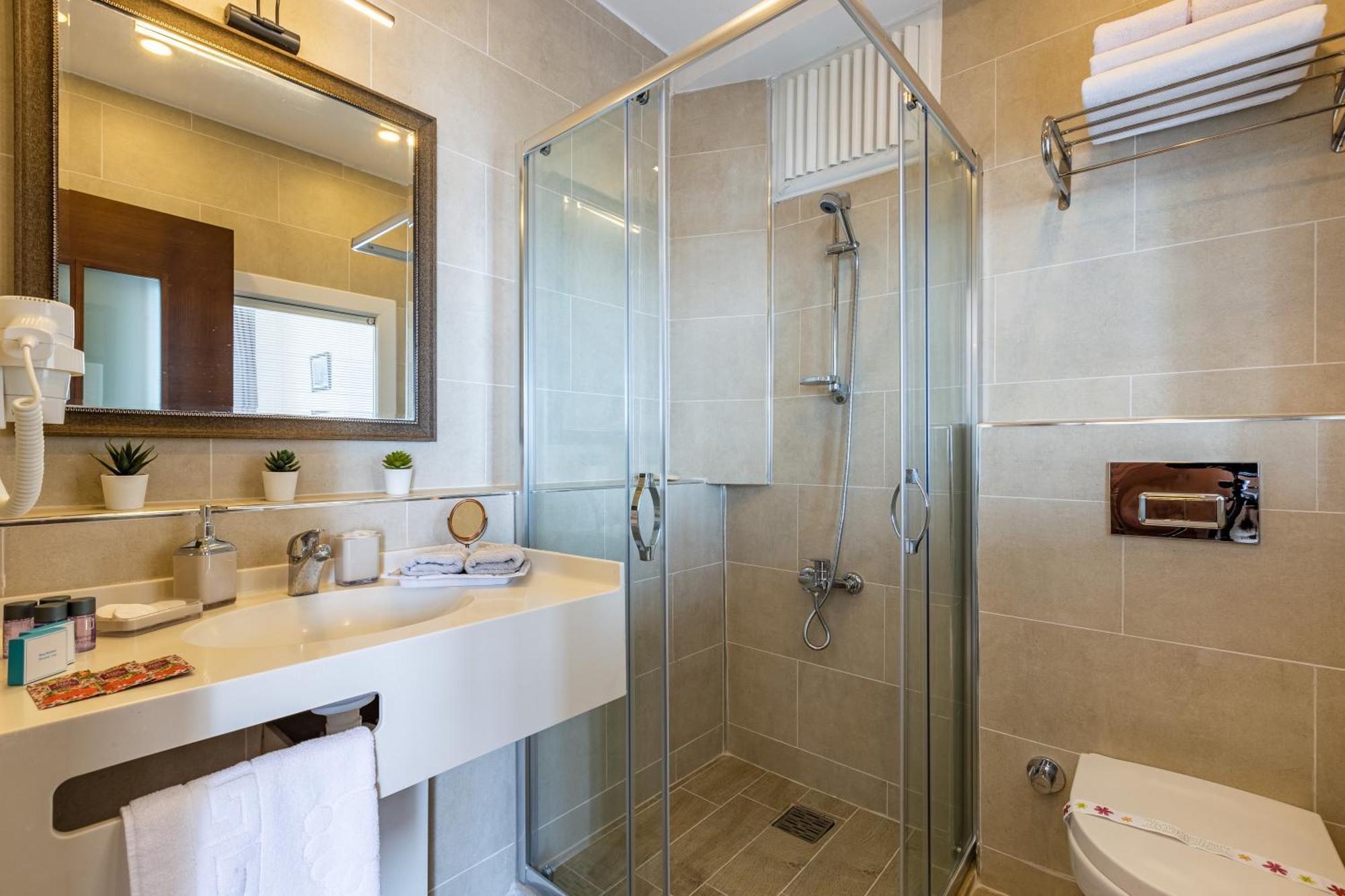 Menar Hotel&Suites -Old City Sultanahmet Istanbul Bilik gambar