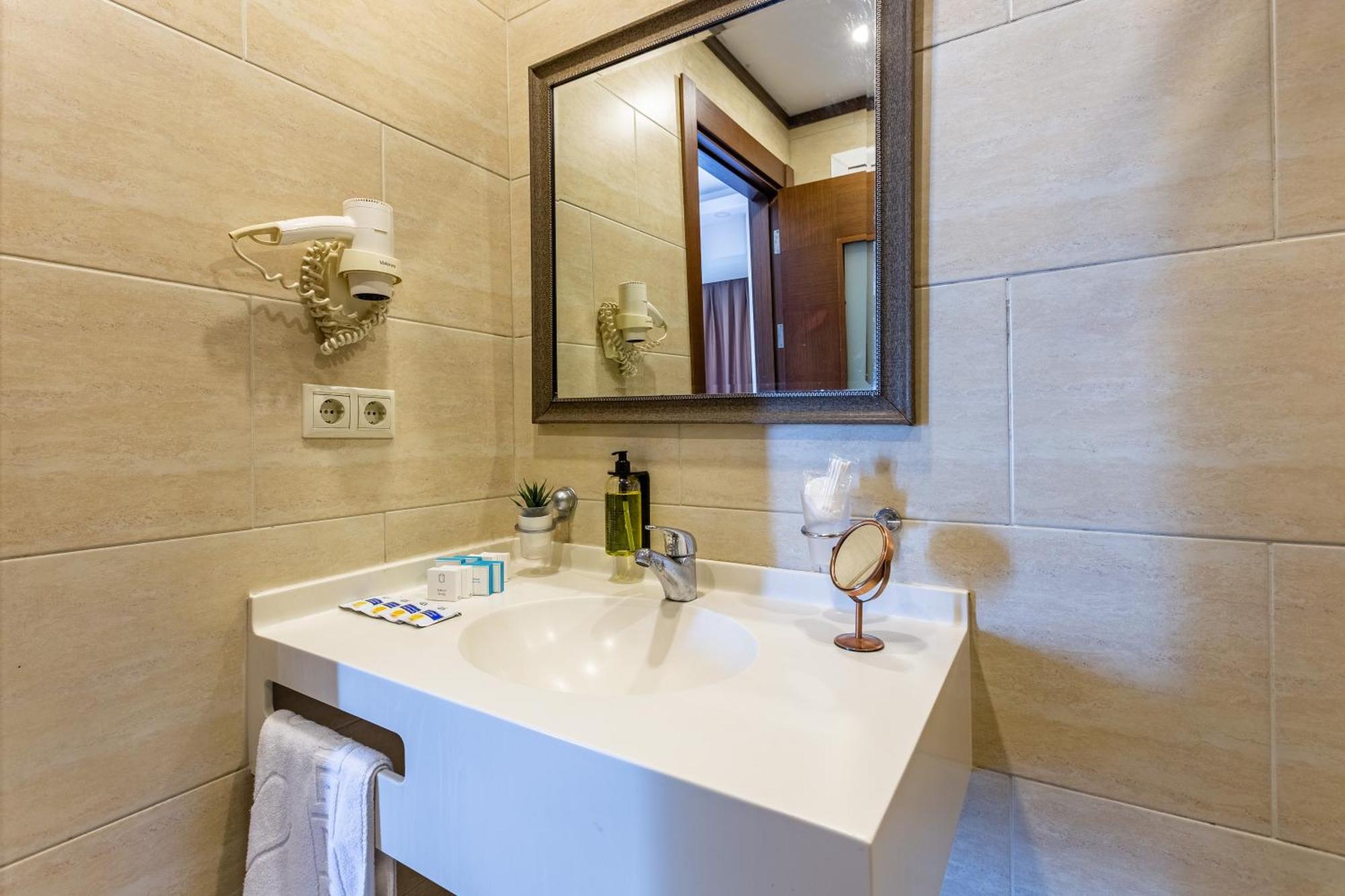 Menar Hotel&Suites -Old City Sultanahmet Istanbul Bilik gambar