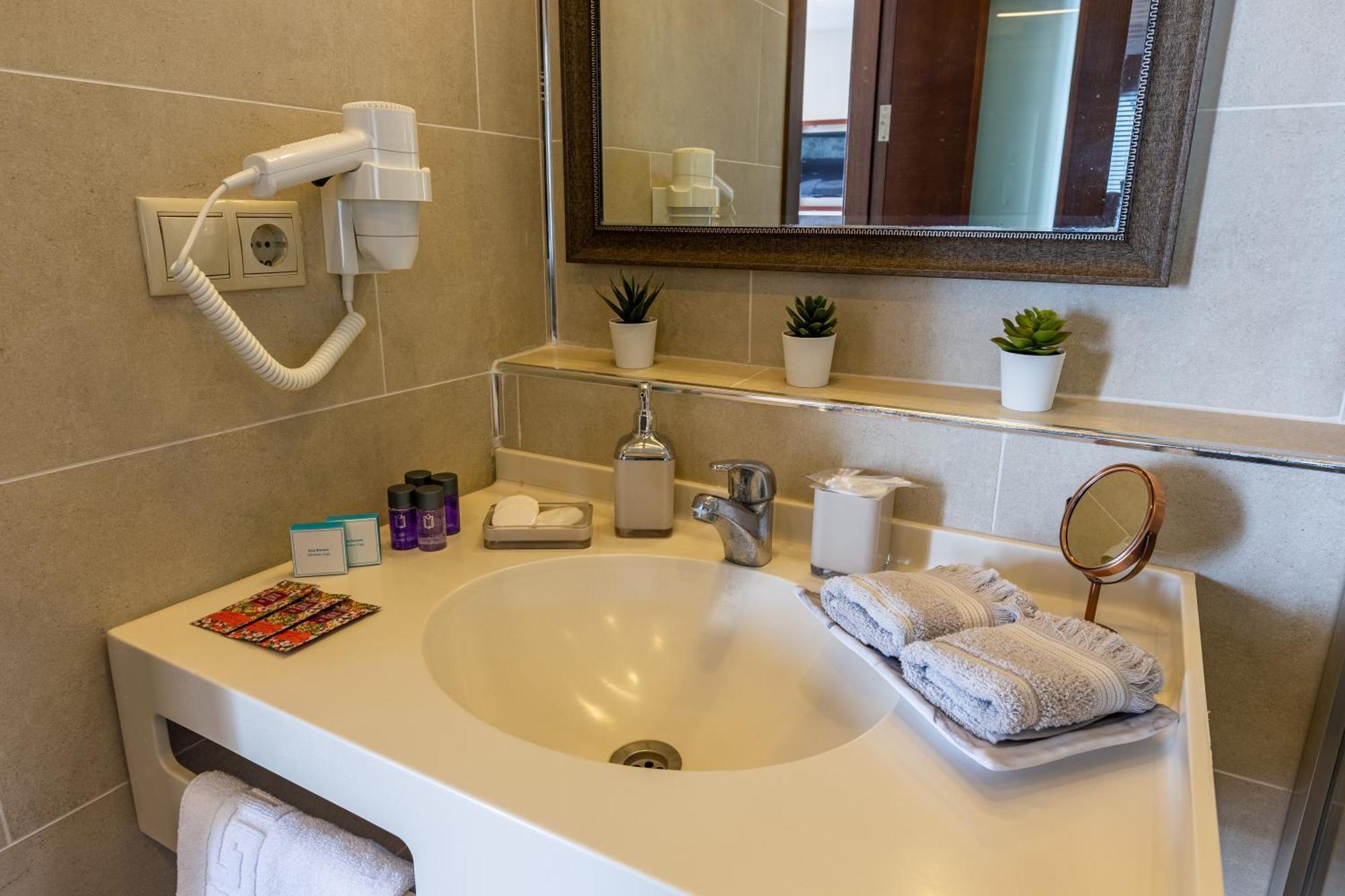 Menar Hotel&Suites -Old City Sultanahmet Istanbul Bilik gambar